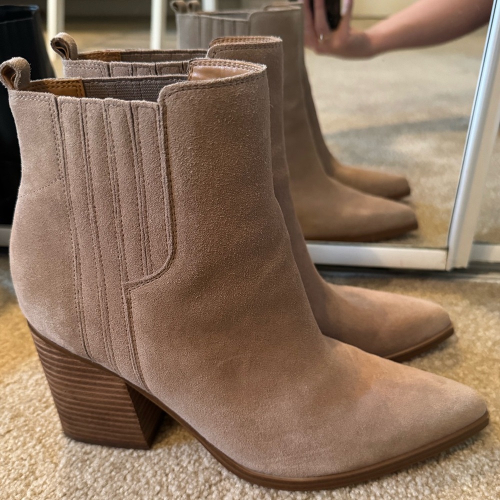 Marc Fisher Women's Matter Pointed Toe Ankle Boots in tan suede size 12M.